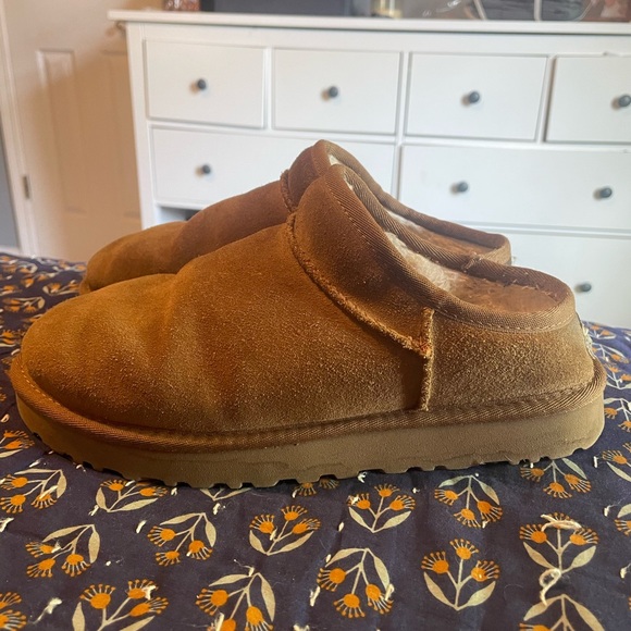 Ugg slip ons size women’s 8 - Picture 1 of 5